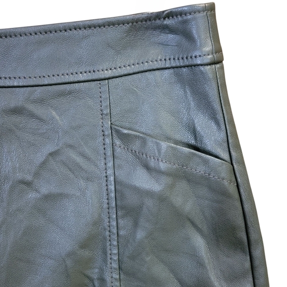 Loft Green Faux Leather Mini‎ Skirt Womens Sz 2 A Line Pockets Slit Lined Career - Picture 3 of 8